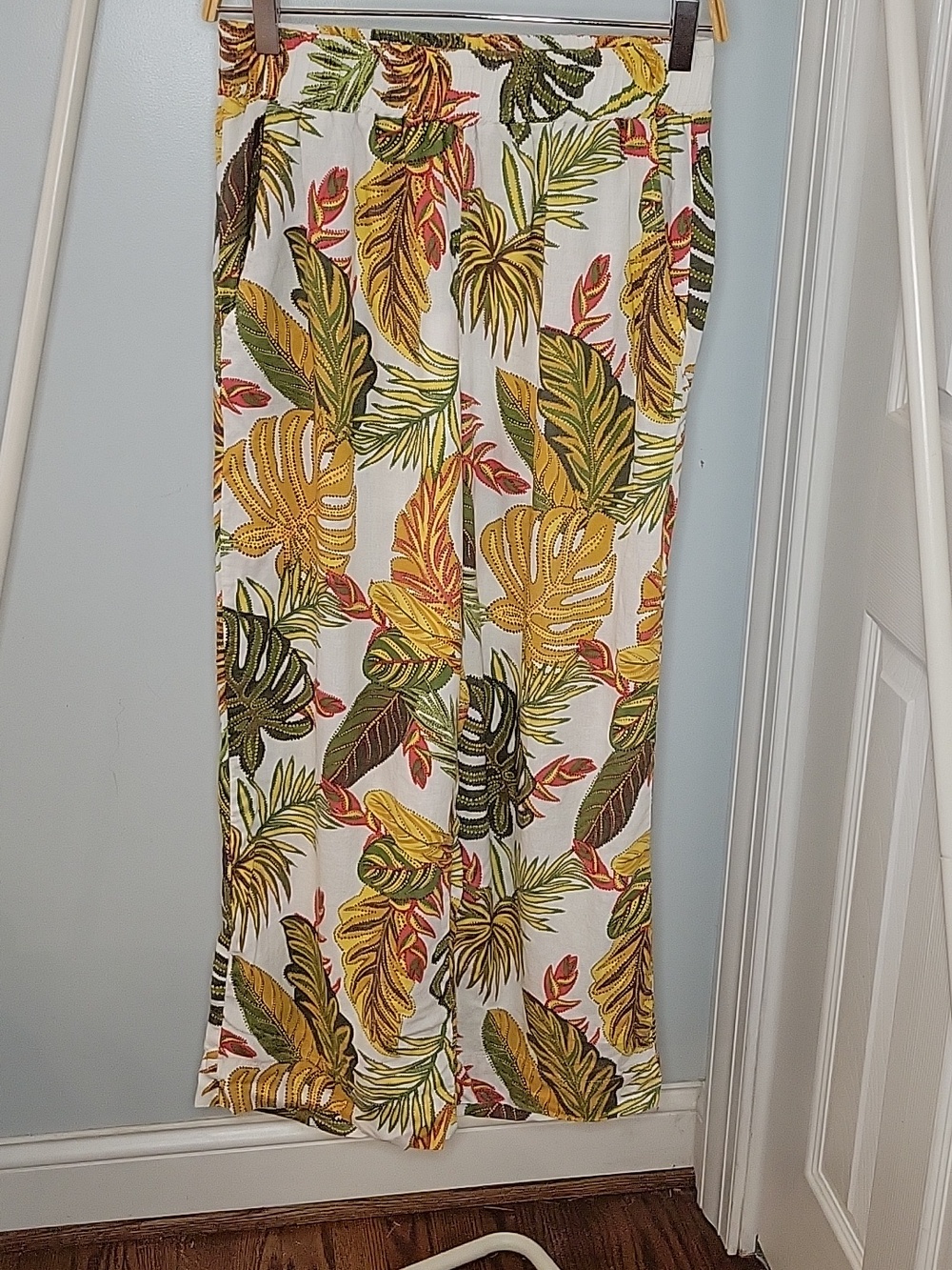 C&C California Tropical Leaf Wide Leg Linen Blend Pants in Cream Size Small